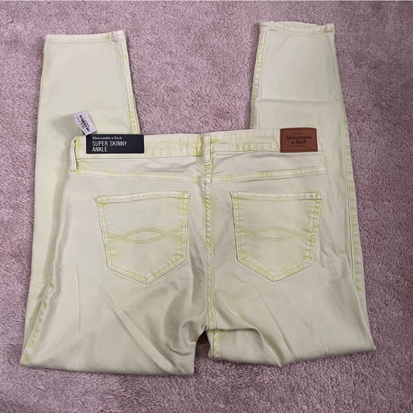 New with tags Abercrombie and Fitch Neon Yellow/Green Super Skinny Ankle Jeans - Picture 2 of 6